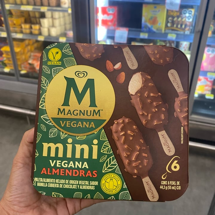 photo of Magnum Mini Vegana Almendras shared by @danielarojas on  02 May 2023 - review