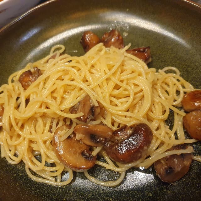 Mushroom Aglio Olio at Spize Rifle Range @ Temasek Club - Review by ...