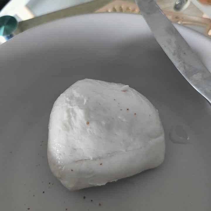 photo of Dreamfarm Alternativa vegetale alla mozzarella shared by @fez3 on  04 Aug 2023 - review