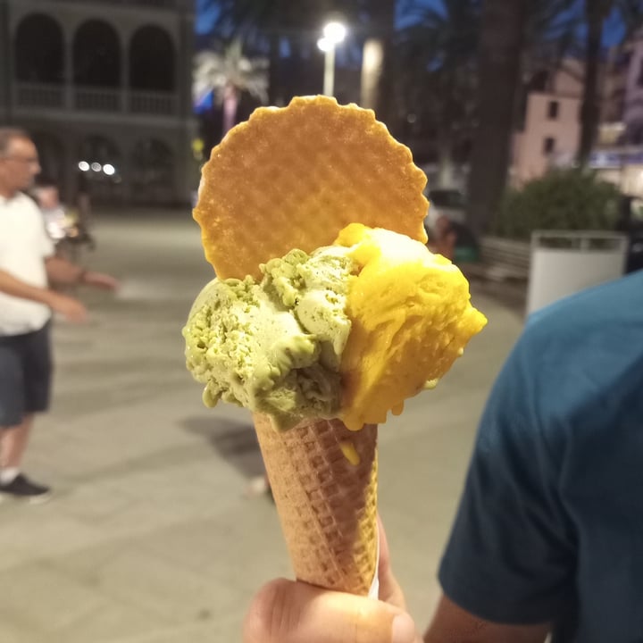 photo of Qualcosa di buono cono pistacchio e mango shared by @silvia89 on  17 Jul 2023 - review