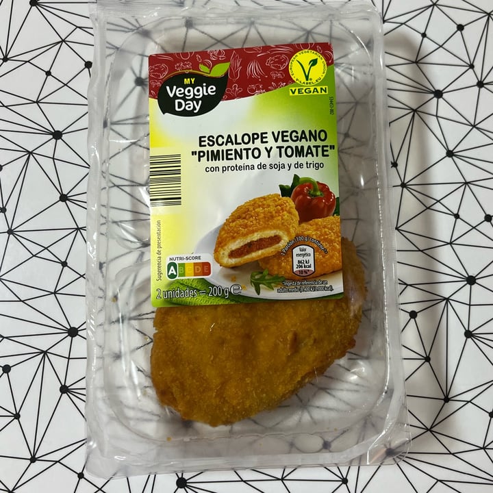 photo of My veggie day Escalope vegano "pimiento y tomate" shared by @irenevegan on  10 May 2023 - review