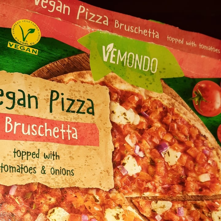 photo of Vemondo Vegan Pizza Bruschetta shared by @parvatiplinky on  14 May 2023 - review