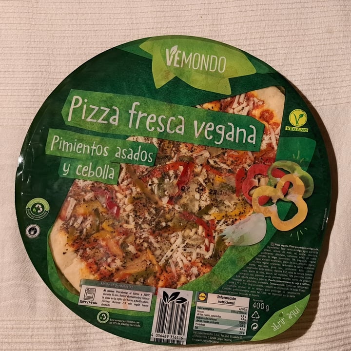 photo of Vemondo  Pizza Fresca Vegana. Pimientos Asados Y Cebolla. shared by @penoucos on  29 Dec 2022 - review
