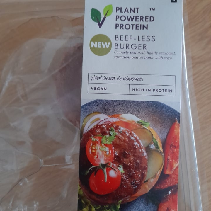 photo of Woolworths Food Beef-less Burger shared by @sonja0310 on  10 Jan 2023 - review