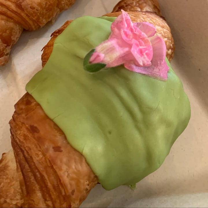photo of Chaumont Vegan green matcha croissant shared by @veghui on  02 Aug 2023 - review