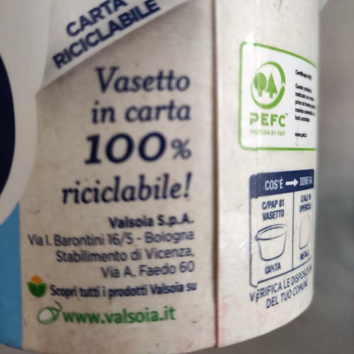 photo of Valsoia yogurt bianco naturale zero zuccheri shared by @livinginitaly on  27 Mar 2023 - review