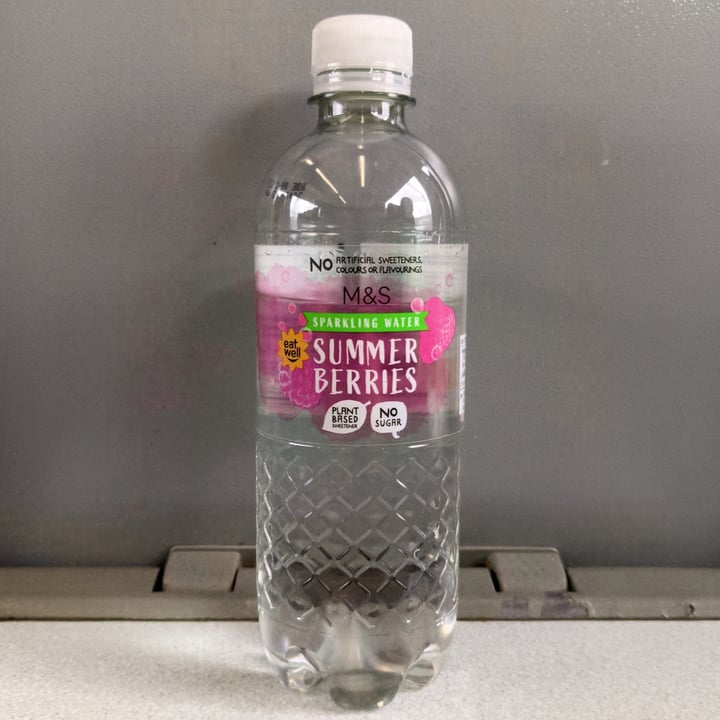 photo of Marks & Spencer Food (M&S) Sparkling Water - Summer Berries shared by @pastasource on  06 Apr 2023 - review