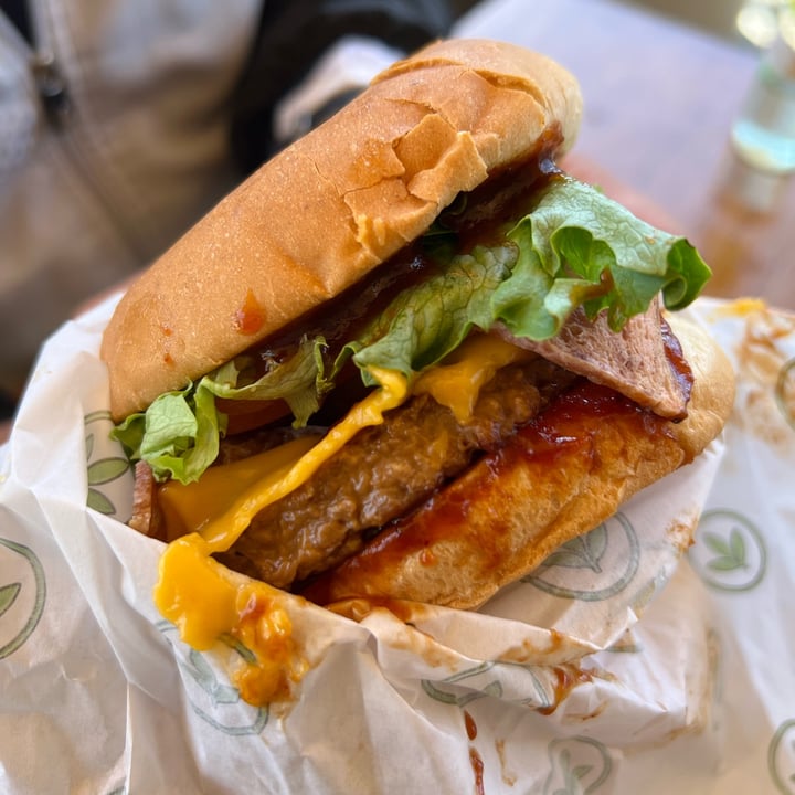photo of Plant Power Fast Food Western Burger shared by @liberationbby on  29 Mar 2023 - review