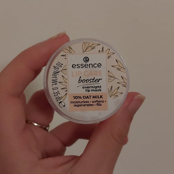 photo of Essence  Lip Care booster overnight lip mask shared by @sara0 on  29 May 2023 - review