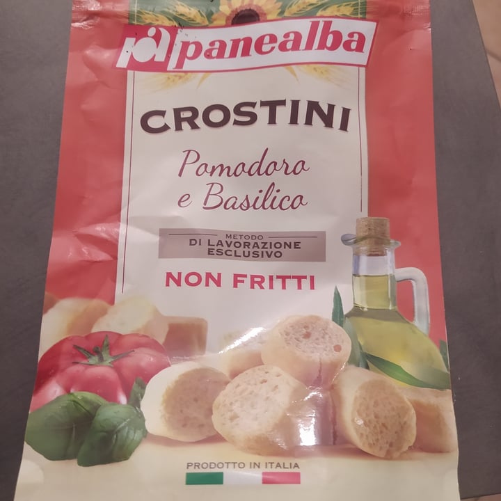 photo of Panealba Crostini basilico e pomodoro shared by @valy on  17 Feb 2023 - review