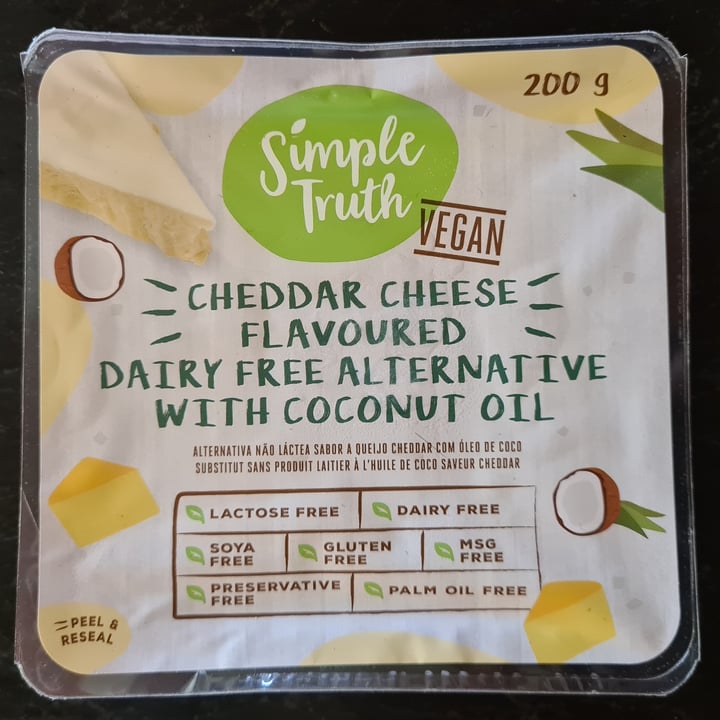 photo of Simple Truth Cheddar Cheese Flavoured shared by @veronicagroen on  02 Jan 2023 - review