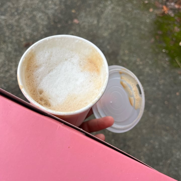 photo of Dough Joy cappuccino shared by @oshmorethstorm on  20 Dec 2022 - review