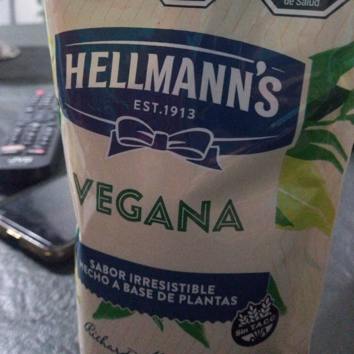 photo of Hellmans vegana Hellmannn's VEGANA shared by @luisanastier on  05 May 2023 - review