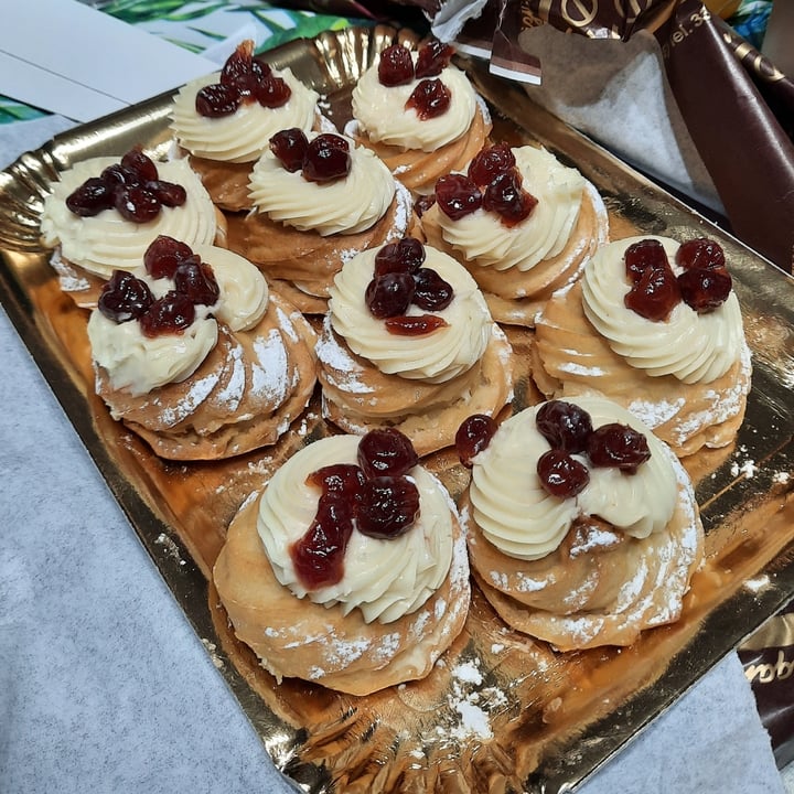 photo of Il Dolce Sapore Zeppole Di San Giuseppe shared by @tania- on  19 Mar 2023 - review