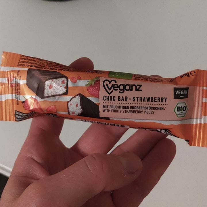 photo of Veganz Choc Bar - Strawberry shared by @saechsine on  18 Jan 2023 - review