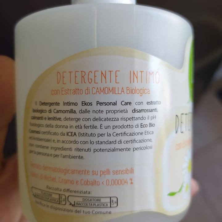 photo of Ekos personal care detergente intimo con Estratto Di Camomilla Bio shared by @marinabonincontro on  05 Mar 2023 - review