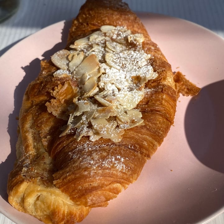 photo of Oh My Days Vegan Cafe Almond Croissant shared by @blacklilyleaf on  02 Aug 2023 - review