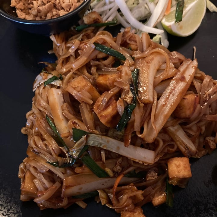 photo of ARROI Restaurant Pad Thai Vegan shared by @aminacarli on  07 Jan 2023 - review