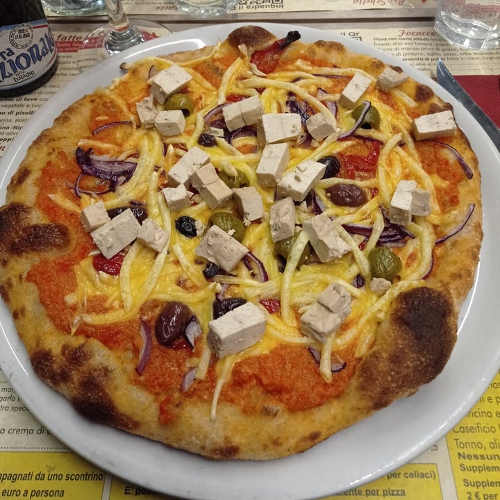 photo of ArVolo Ristorante Pizzeria Pizza Con Crema Di Peperoni, Olive, Cipolla E Tofu shared by @thordag on  15 Mar 2023 - review