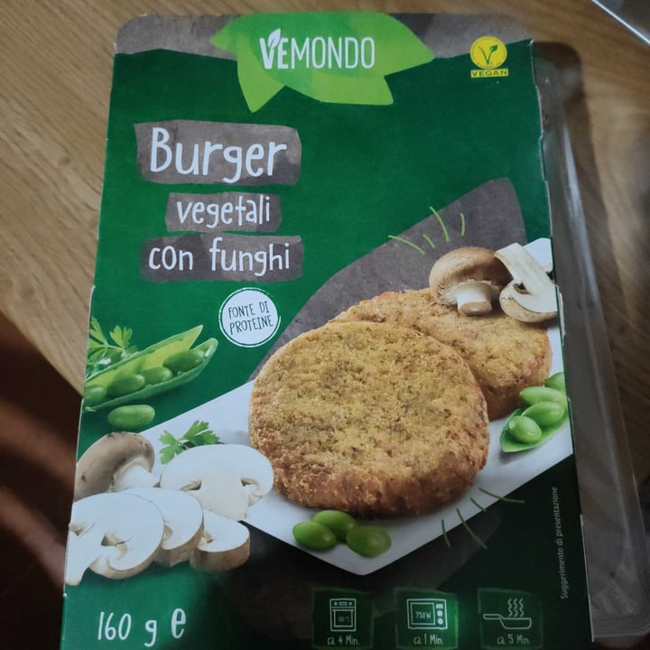 photo of Vemondo 2 burger ai funghi shared by @lilluzza1281 on  03 Jan 2023 - review
