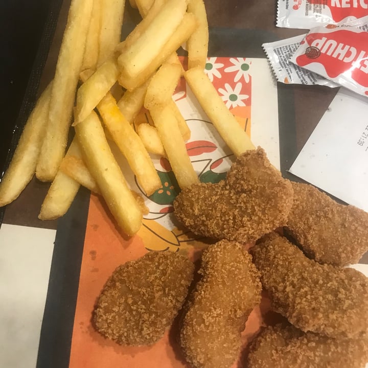 photo of Burger King - Sucursal Obelisco Nuggets Vegetales shared by @agustinarey on  14 Jan 2023 - review