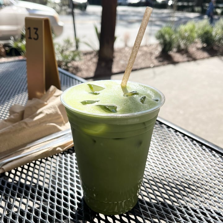 photo of Fox and Fig Cafe Matcha Latte (Iced) shared by @sophierr on  16 Feb 2023 - review