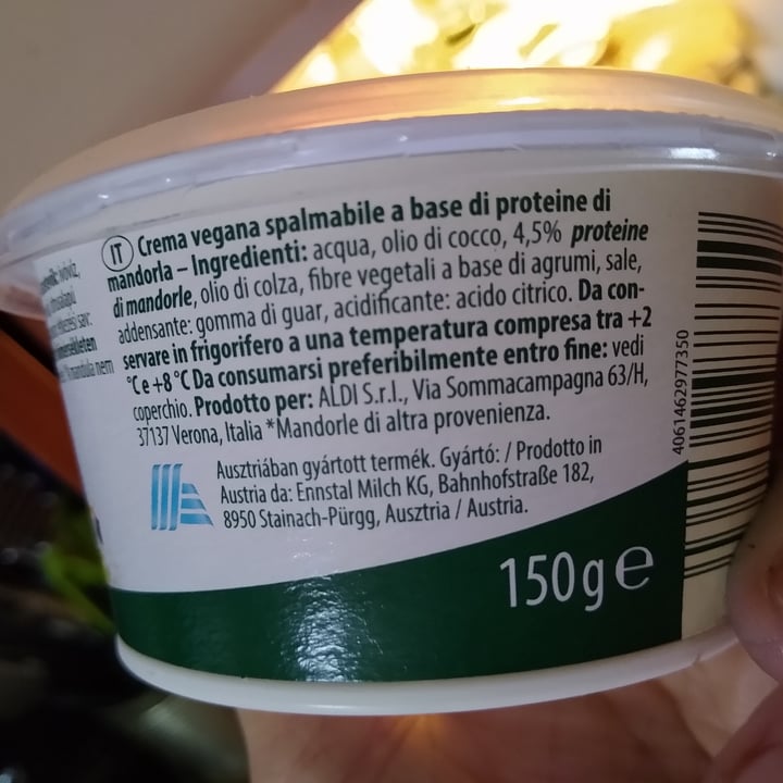 photo of Just Veg! (ALDI Italy) formaggio spalmabile shared by @silviac82 on  20 Feb 2023 - review