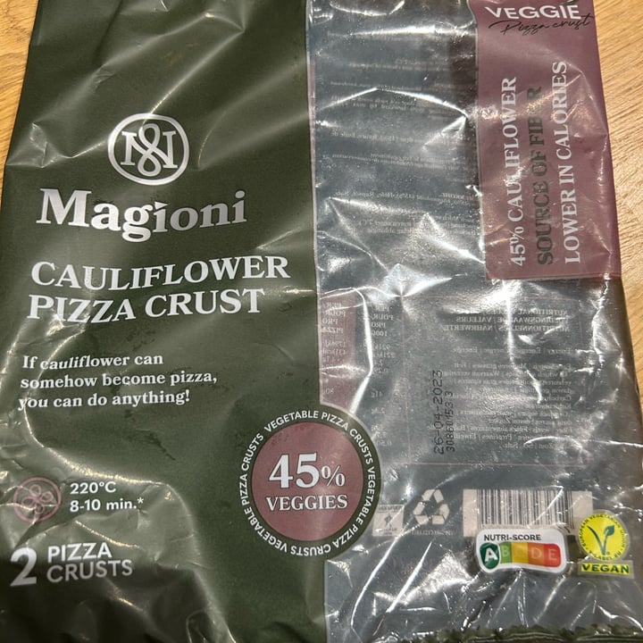 photo of Magioni cauliflower pizza shared by @veganarian-yogi on  17 Apr 2023 - review