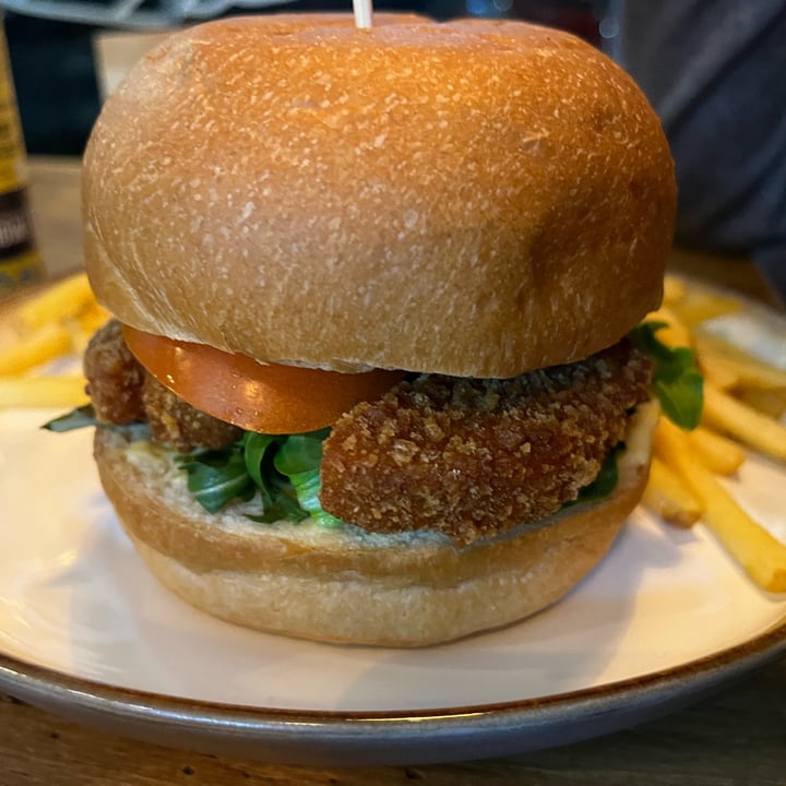 photo of Pray for Burger save the chicken shared by @aurylois on  06 Mar 2023 - review