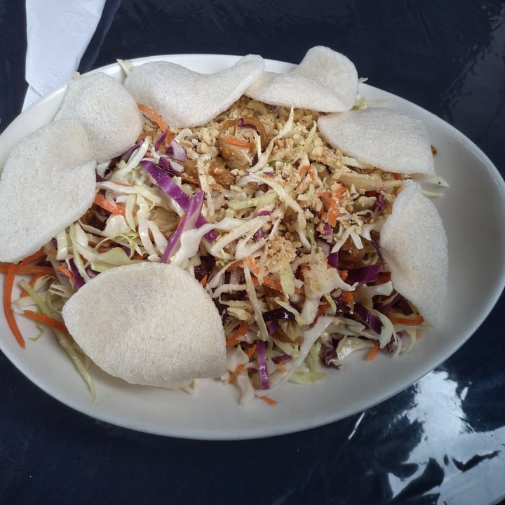 photo of Loving Hut Heavenly Salad shared by @goldfishlaser on  12 Jun 2023 - review