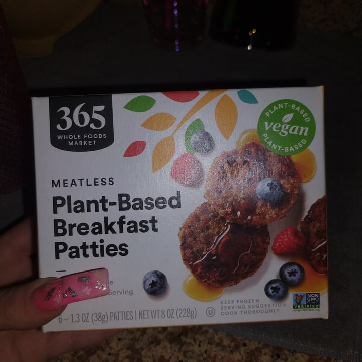 photo of 365 Whole Foods Market Meatless Plant-Based Breakfast Patties shared by @alyssaa on  13 Jun 2023 - review