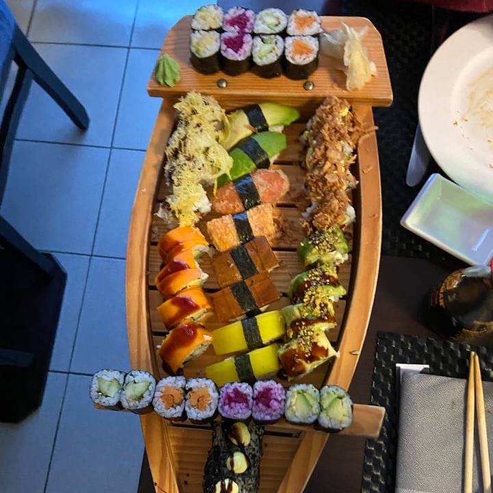 photo of Asia Fusion Sushi Barca mix per 2 persone Vegan shared by @nuv on  10 Jun 2023 - review