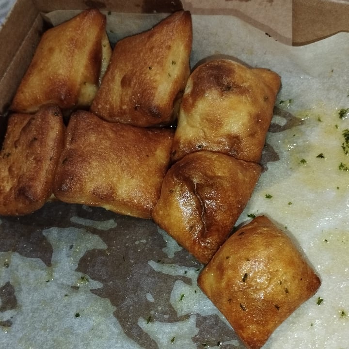 photo of Papa John's Pizza Garlic Dough Bites shared by @sunmoony on  04 Aug 2023 - review