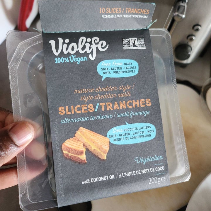 photo of Violife Slice/Tanches Mature Cheddar style shared by @peachycantelo on  16 May 2023 - review