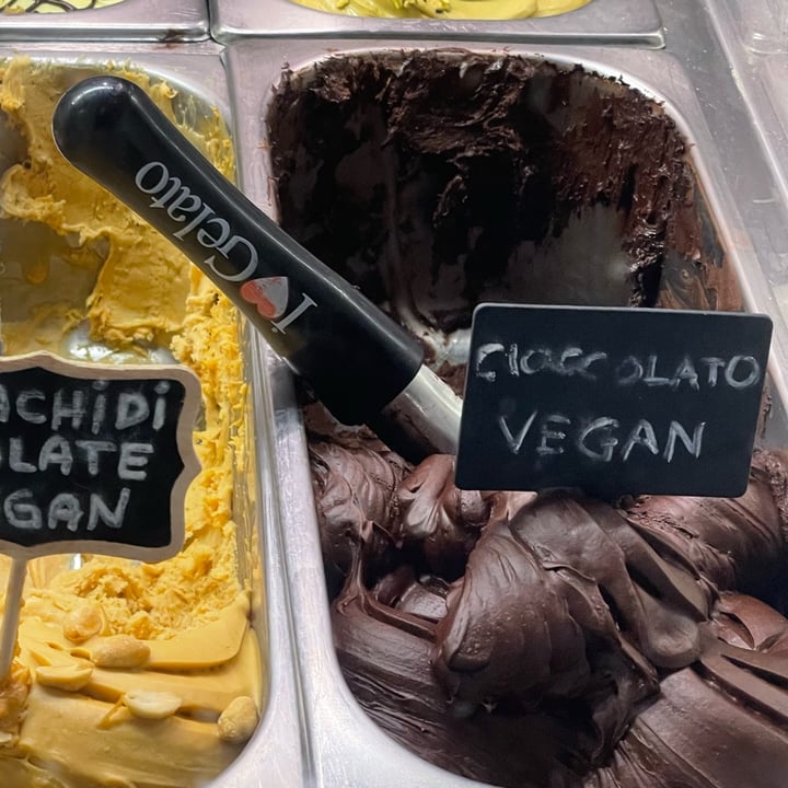 photo of Brivido Gelateria gelato vegano di cioccolato shared by @loveg on  09 Mar 2023 - review