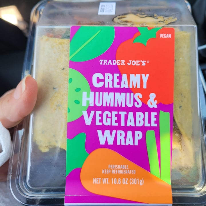 photo of Trader Joe's Creamy hummus and veggie wrap shared by @bananasmoothie on  24 Apr 2023 - review