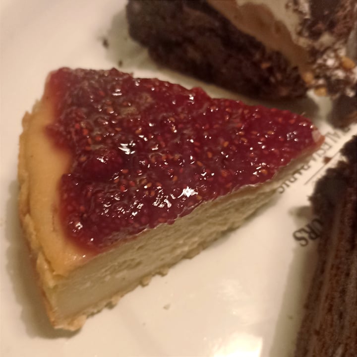 photo of Gordo Vegano Cheesecake con frutos rojos shared by @vikvegan on  10 Jun 2023 - review