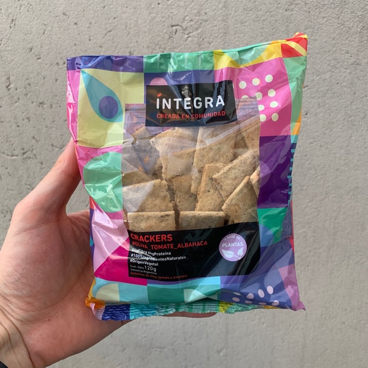 photo of Integra crackers de oliva tomate y albahaca shared by @xgremlinx on  04 Mar 2023 - review