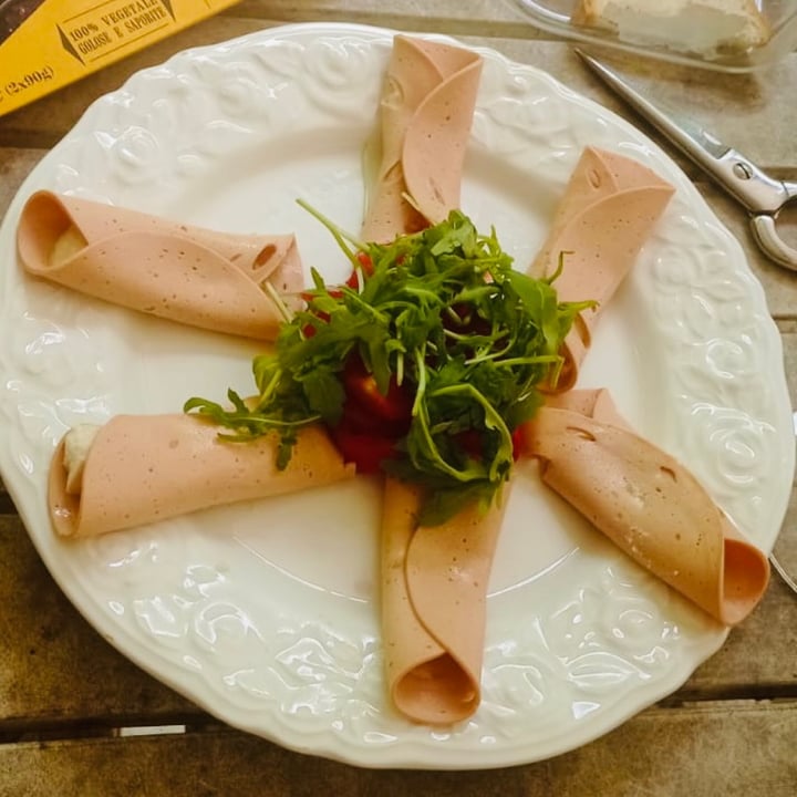 photo of Vemondo Affettato vegano a mo' di salsiccia con funghi shared by @barbarababs on  31 May 2023 - review