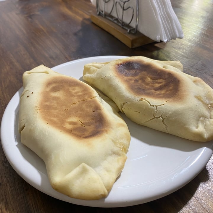 photo of Mundo Vegano Empanadas shared by @bbelen on  27 Jun 2023 - review