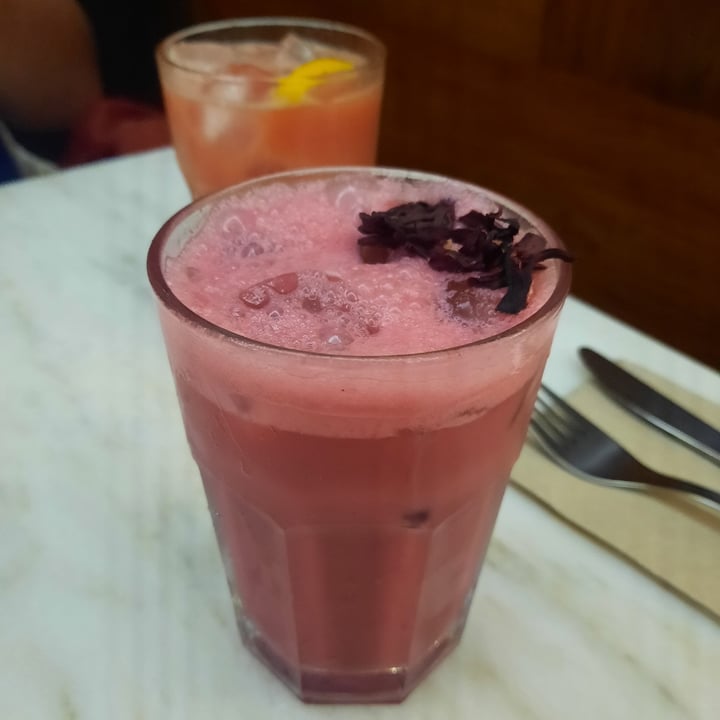 photo of A Minha Avó - Vegan Portuguese Food Lassi de Hibisco shared by @joanarebelomorais on  16 Aug 2023 - review