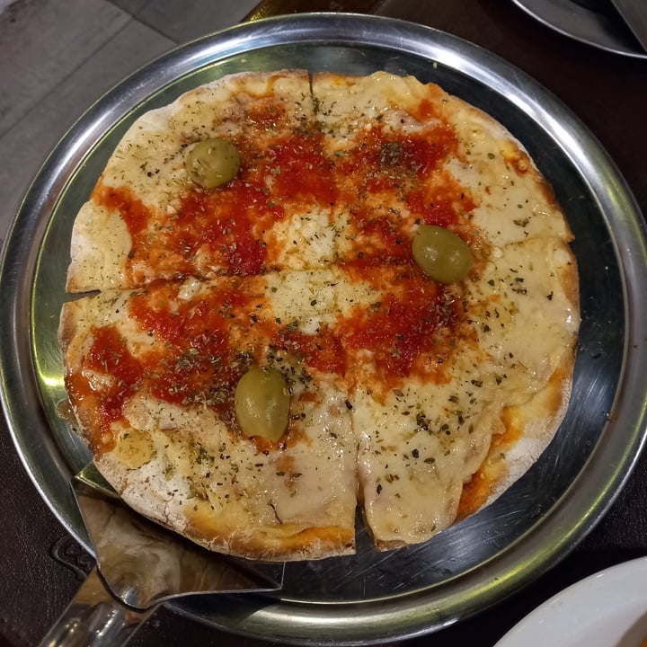 photo of Pizzeria La Guitarrita | Caballito Pizza Not Muzza shared by @maiagavranic on  19 May 2023 - review