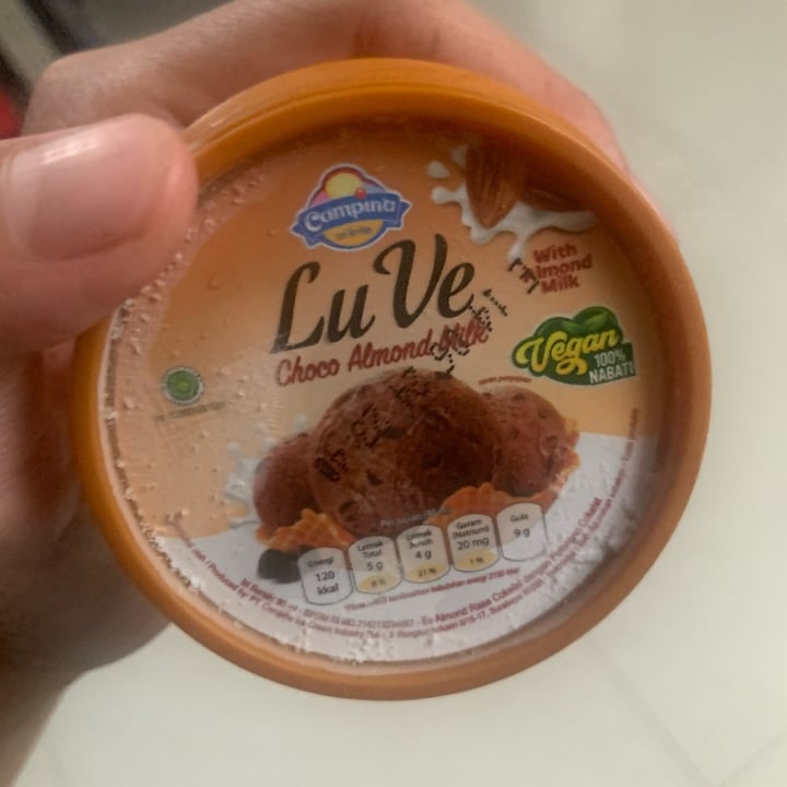 photo of Campina lu ve almond chocolate ice cream shared by @poppyprl on  09 May 2023 - review