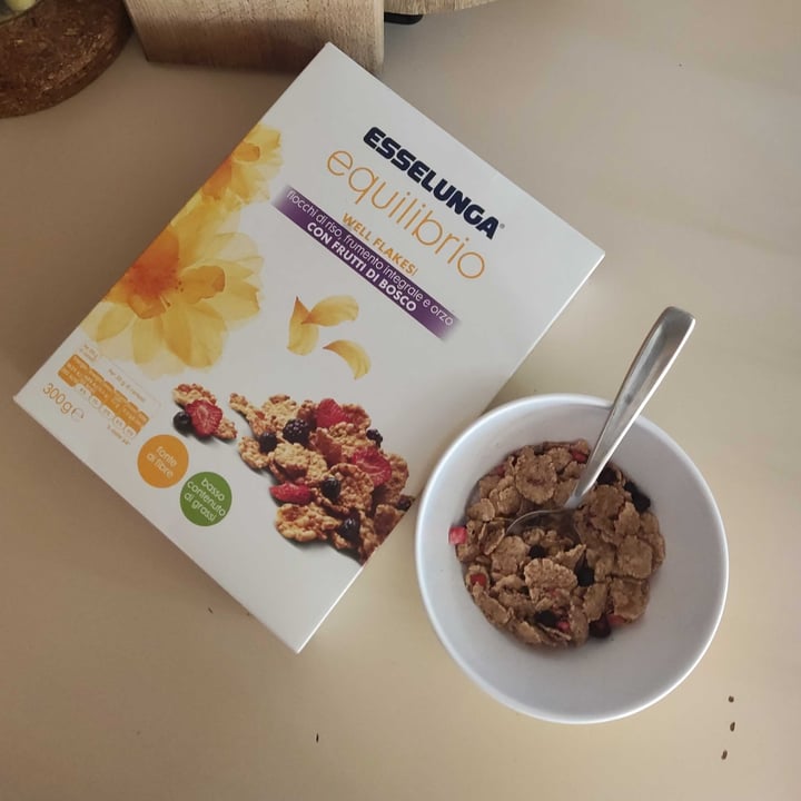 photo of  Esselunga Equilibrio Well Flakes - Frutti Di Bosco shared by @alessiesse on  31 Jan 2023 - review