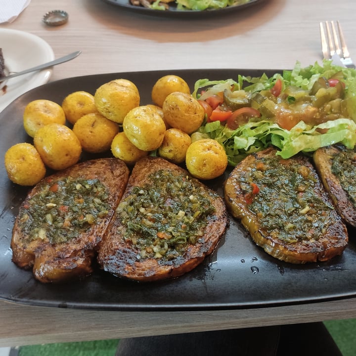 photo of Vegano Oculto Churrasco De Seitán Con Chimichurri shared by @laurab84 on  23 Jan 2023 - review