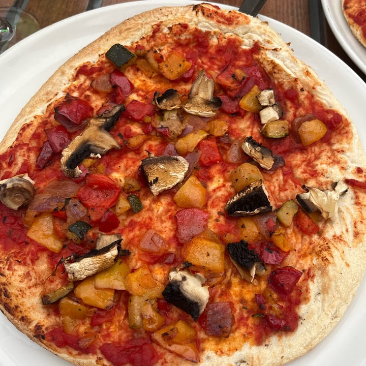 photo of Weatherspoons Pubs Vegan Pizza shared by @rhiannondiamxnd on  15 Jan 2023 - review