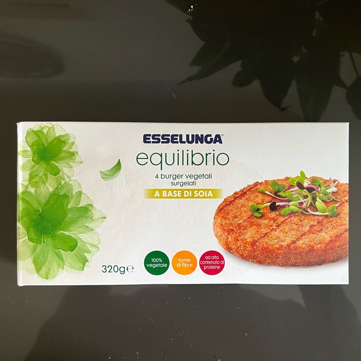 photo of Esselunga equilibrio burger Vegetali A Base Di Soia shared by @elisacanella93 on  01 Jun 2023 - review
