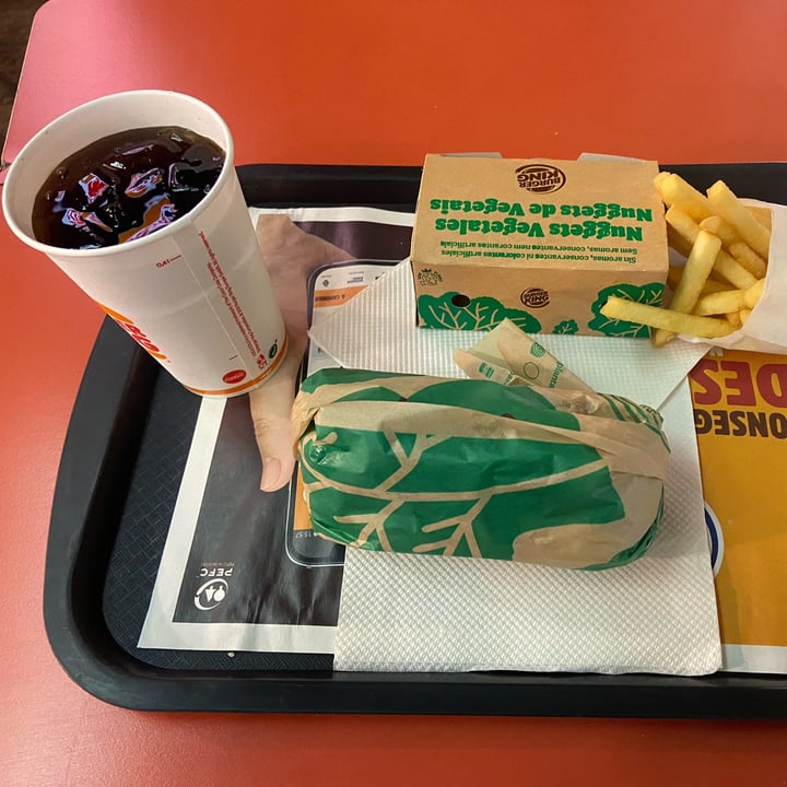 photo of Burger King Vegan Chicken Burger shared by @stephanievazq on  02 May 2023 - review
