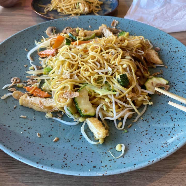 photo of Loving Hut Iceland Chow Mien shared by @ciliegia on  02 Aug 2023 - review