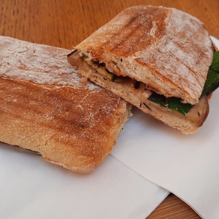 photo of Cose Sfiziose panino vegano shared by @doina on  26 May 2023 - review
